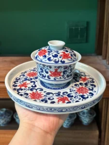 Scrolling Flowers Gaiwan