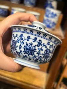 Scrolling Lotus Gaiwan — view 5