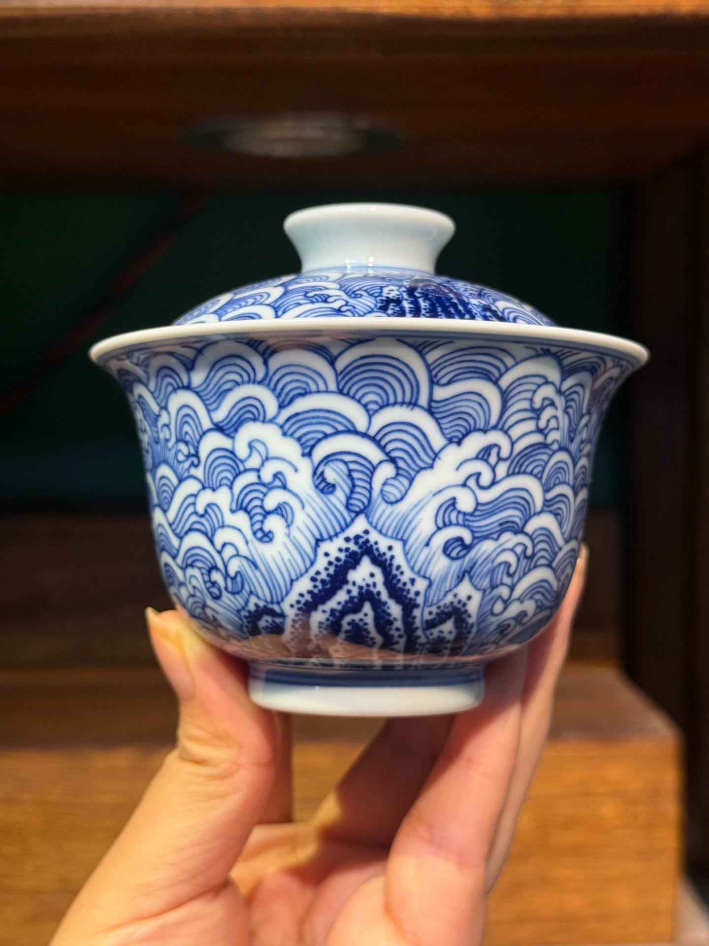 Waves & Cliffs Gaiwan