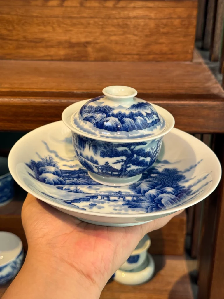 Mountain Landscape Gaiwan