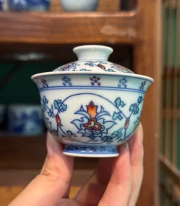 Scrolling Lotus Gaiwan