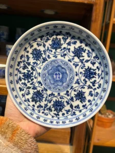 Scrolling Lotus Gaiwan — view 2