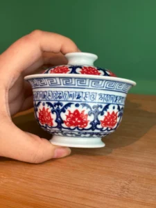 Scrolling Lotus Gaiwan