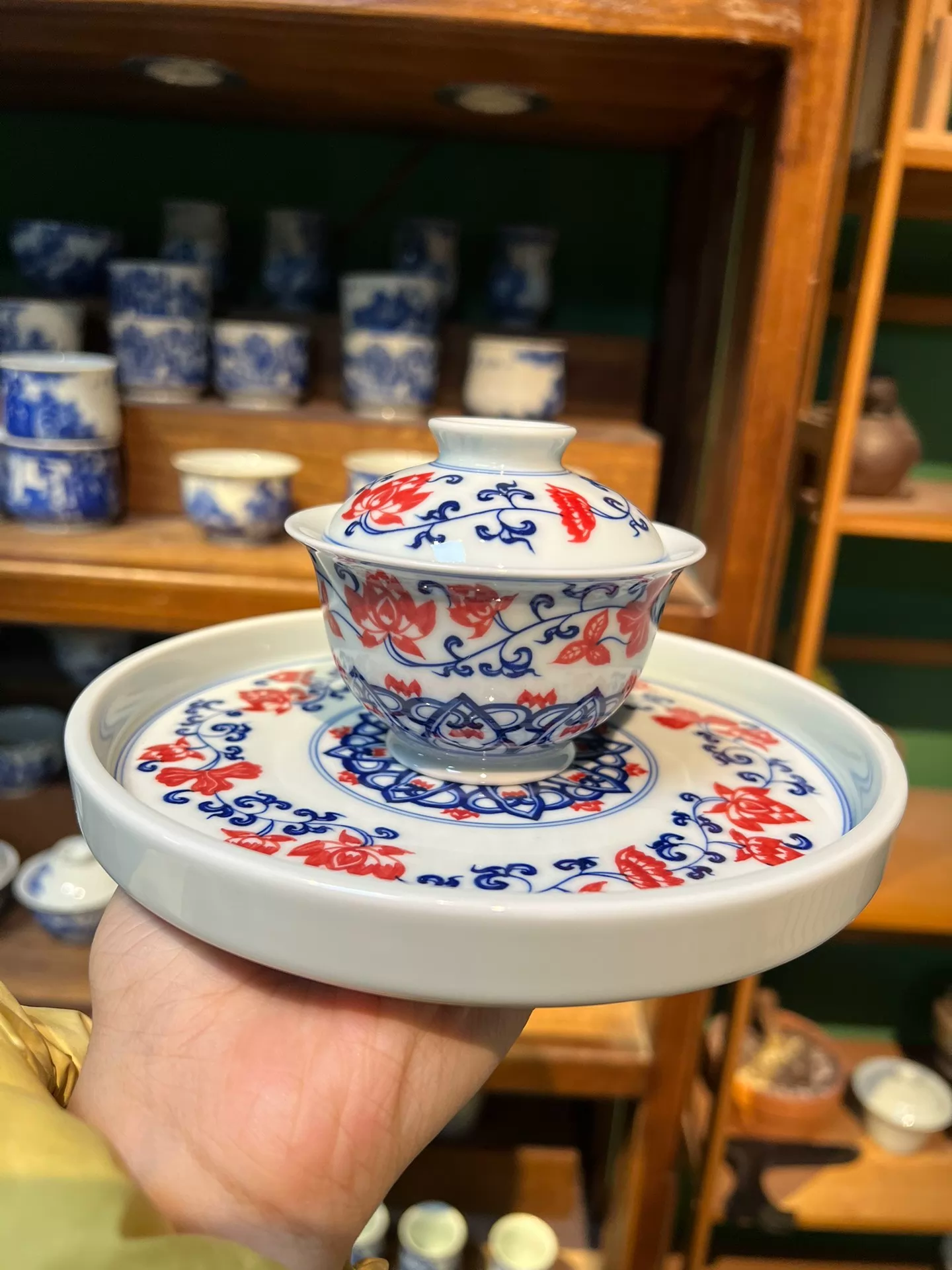 Scrolling Lotus Gaiwan