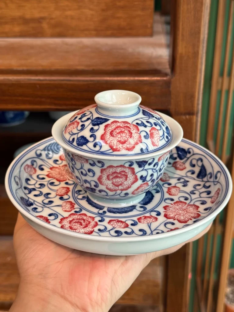 Scrolling Flowers Gaiwan